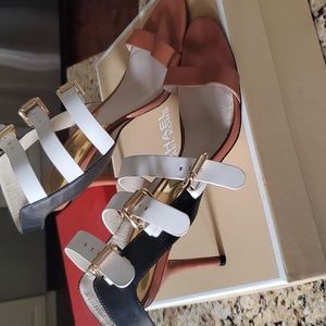 MICHAEL KORS Beautiful Beverly Strappy Leather Sandal Size 8